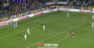 与万达离婚后 伊卡尔迪有了大突破:过去8场比赛打进12球 本赛季打进21球7助攻