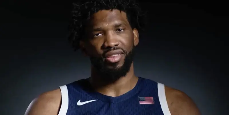 恩比德：奥拉朱旺为美国队效力让我更容易做出决定 我很高兴